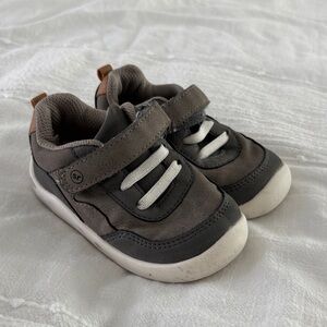 Stride rite toddler shoes Gray and White